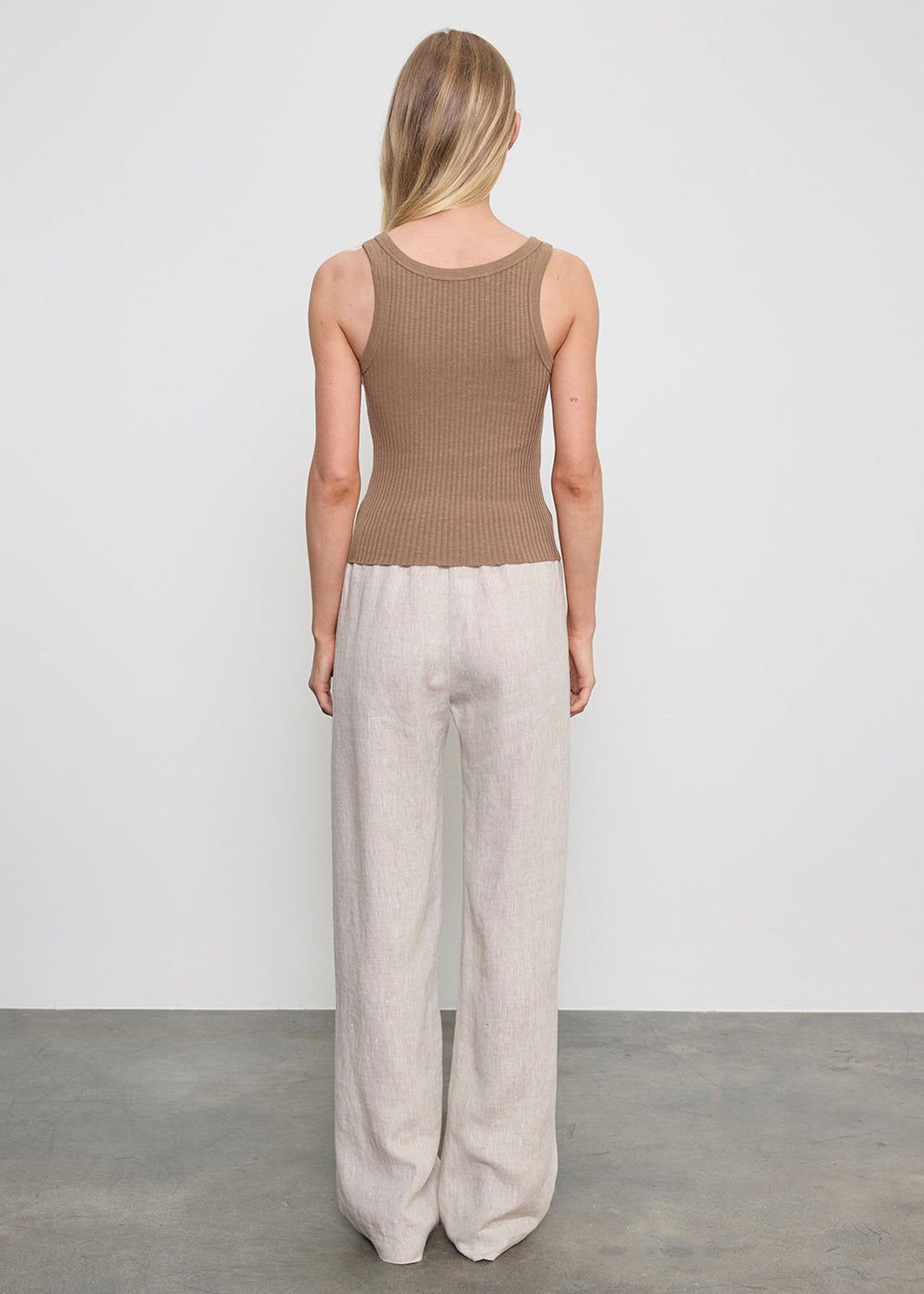 Linen Everywhere Pant in Jute Heather, worn