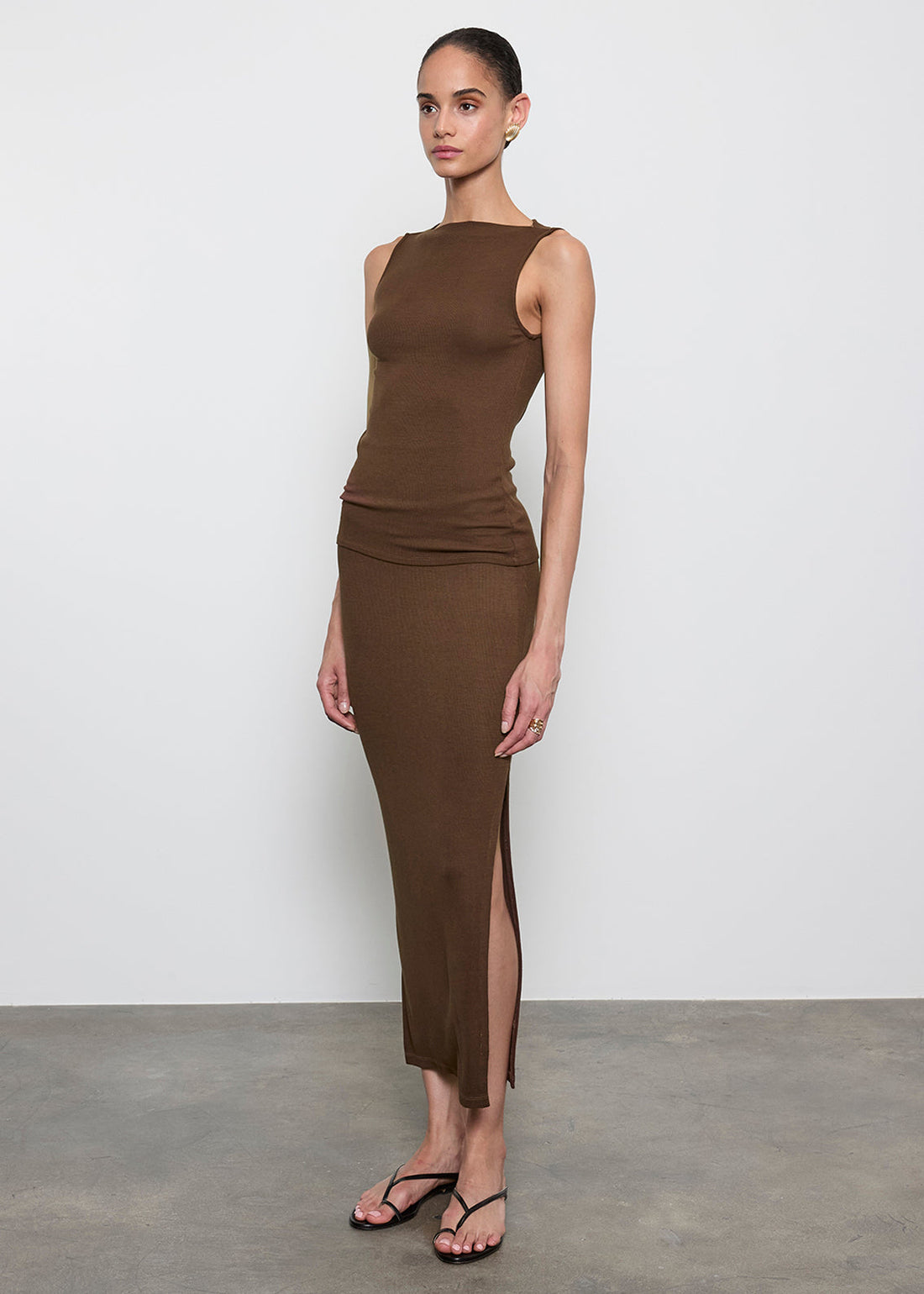 Silk Rib Essential Skirt in Chocolate, detail